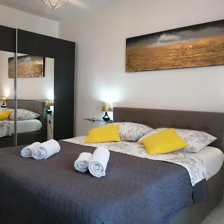 Seny Gold Lägenhet Pula