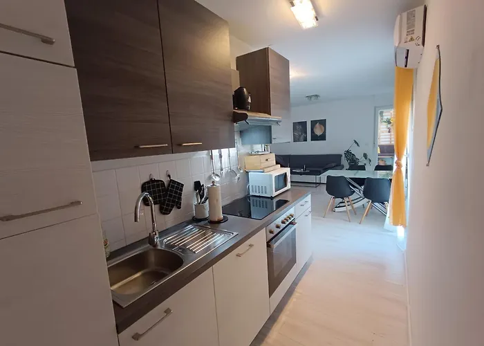 Seny Gold Apartman *