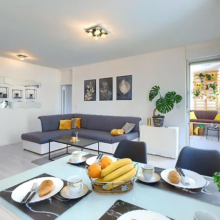 Seny Gold Apartment *