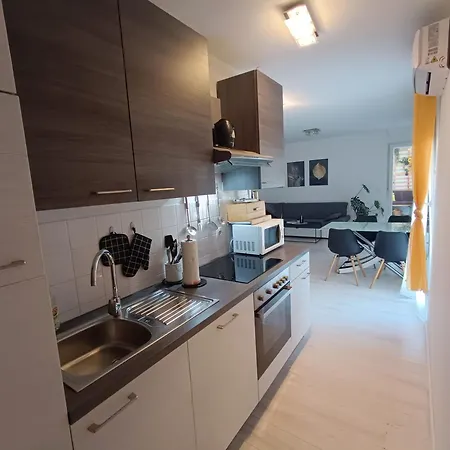 Seny Gold Apartman *